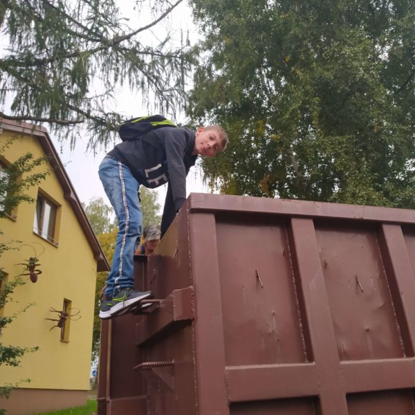 Exkurze do třídírny odpadu v HB - 6. A (7)