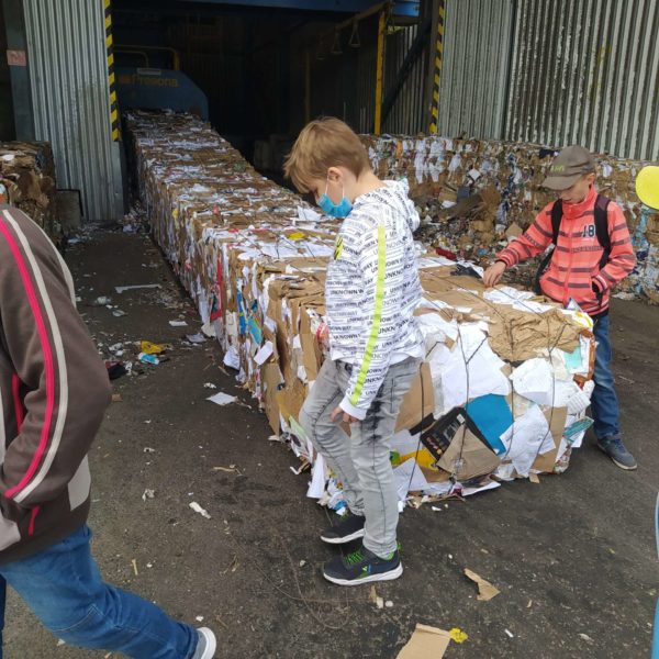 Exkurze do třídírny odpadu v HB - 6. A (4)